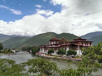 bhutan-2825919_2.jpg