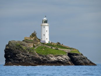 lighthouse-8191282_1.jpg
