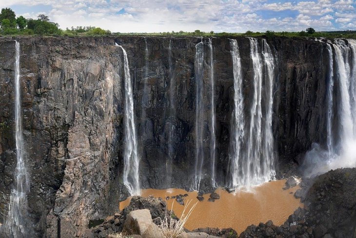 VICTORIA-FALLS.jpg