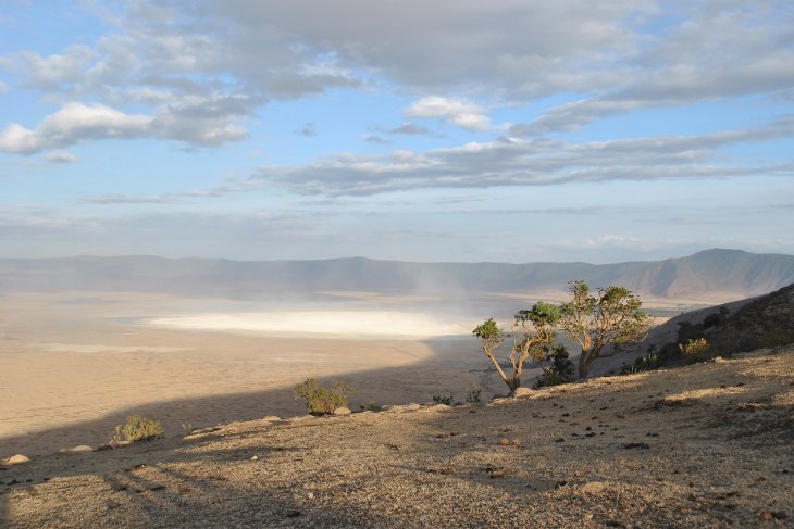 crater-2042684_1920.jpg