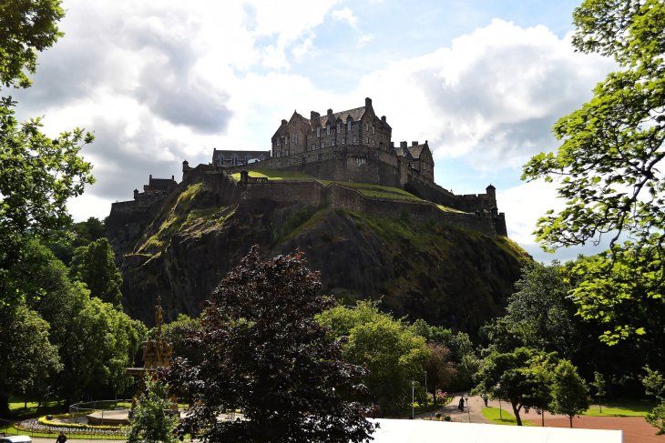 edinburgh-castle-959083_1.jpg