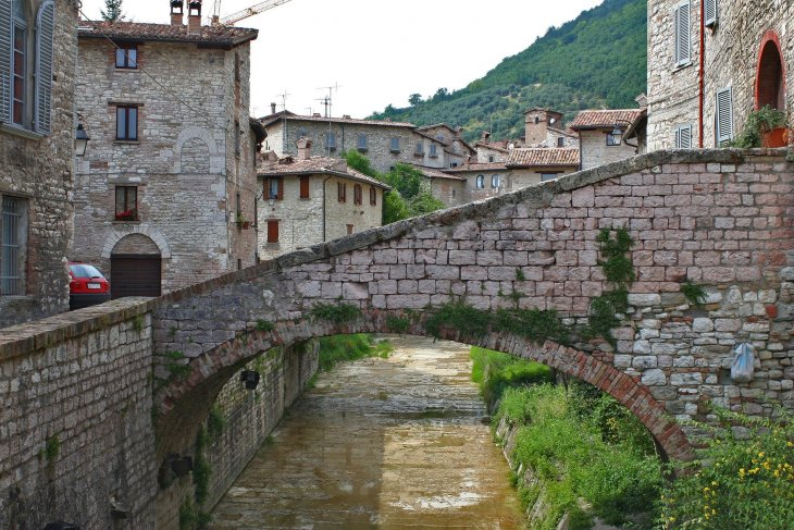 gubbio-830401_1920.jpg