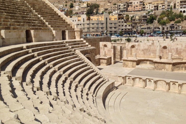 hyl-amphitheater-588925_1920.jpg