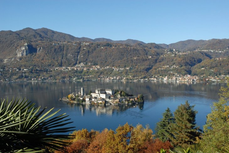 lake-orta-1050141_1920.jpg