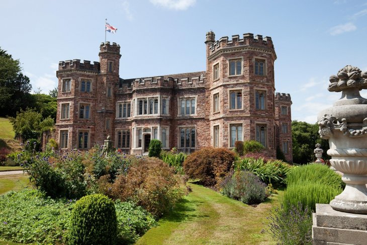 mount-edgcumbe-house-419653_1920.jpg