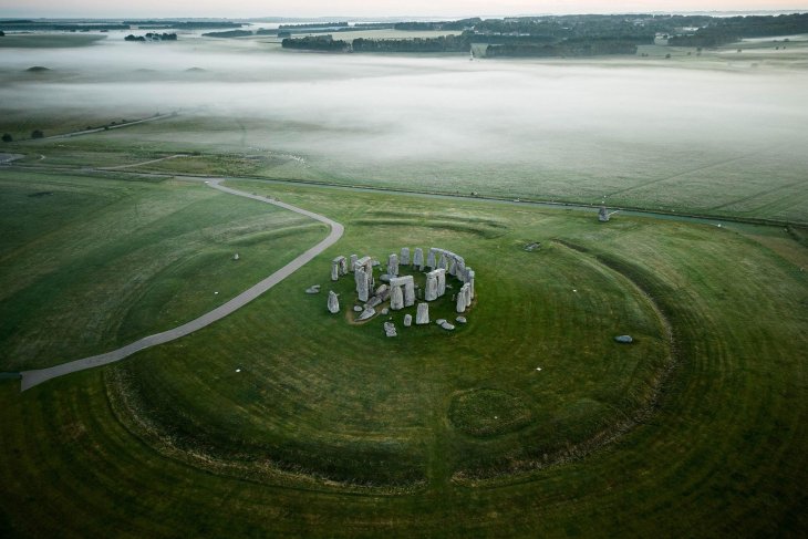stonhenge-7317548_1920.jpg