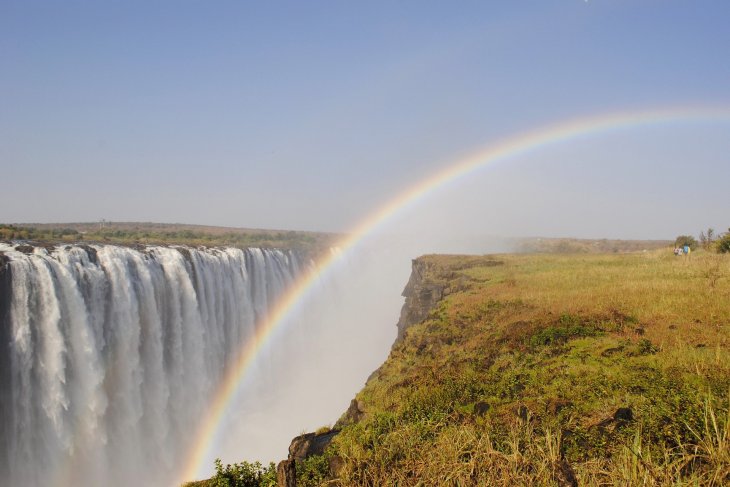 victoria-falls-2042639_1.jpg